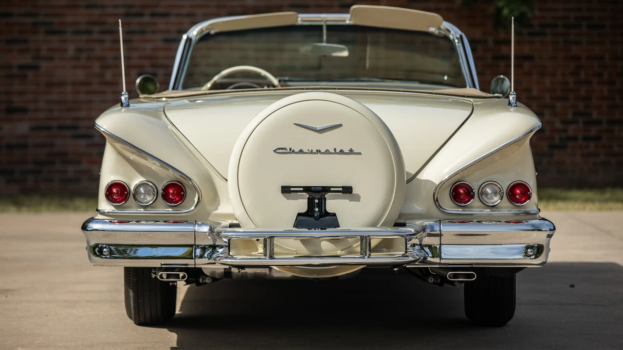 1958 Chevrolet Impala 1st Gen - Image 24 of 31