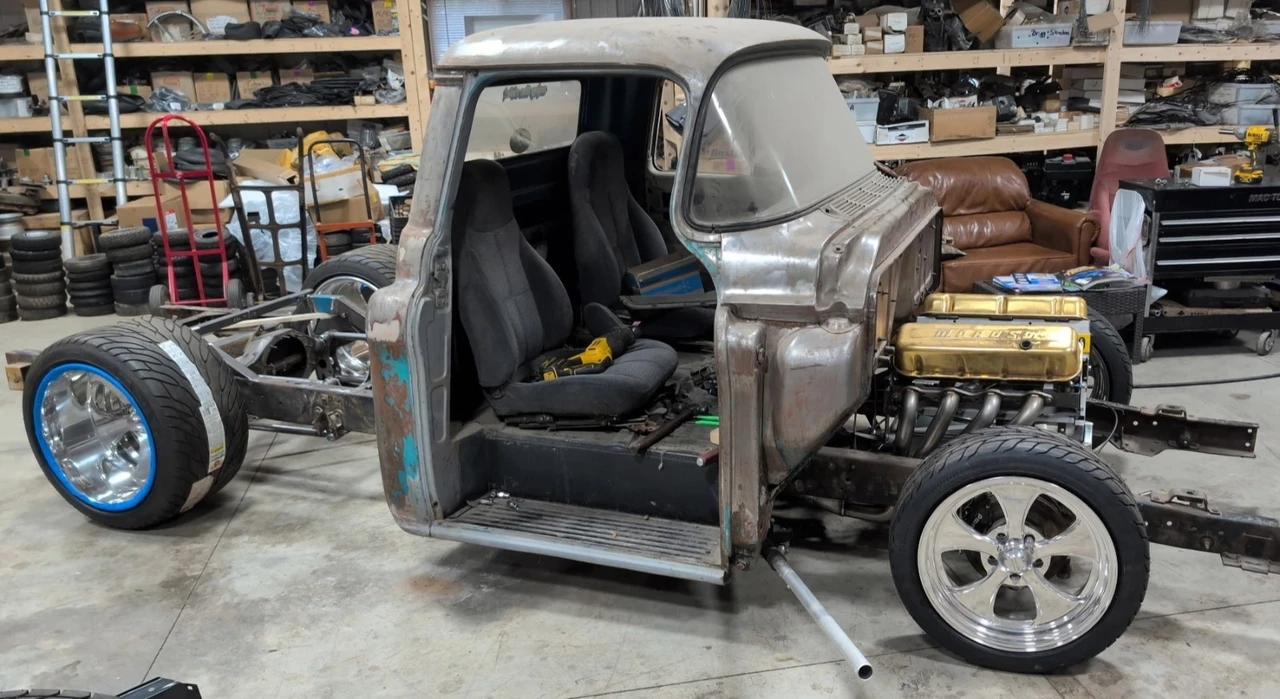 1958 Chevrolet Task Force - Image 3 of 8