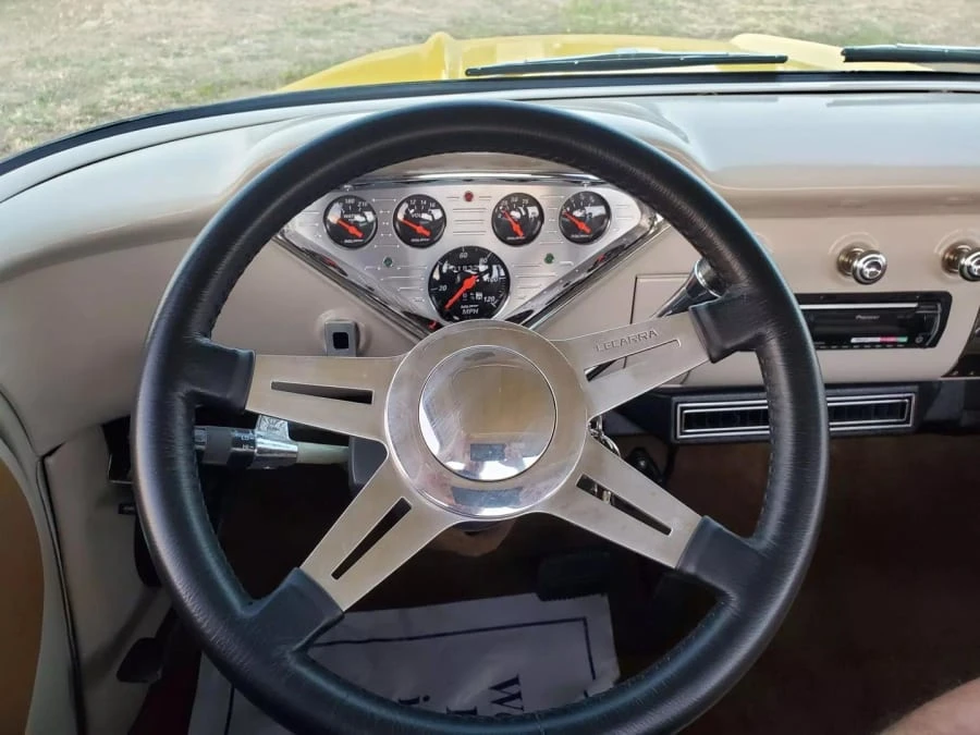 1958 Chevrolet Task Force - Image 10 of 21