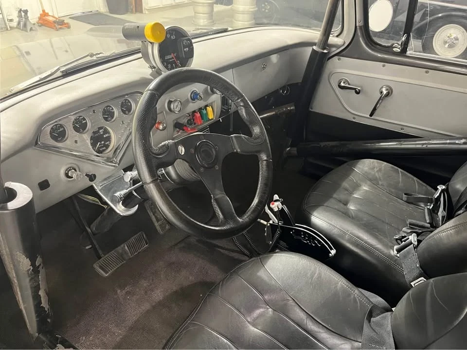 1958 Chevrolet Task Force - Image 5 of 10
