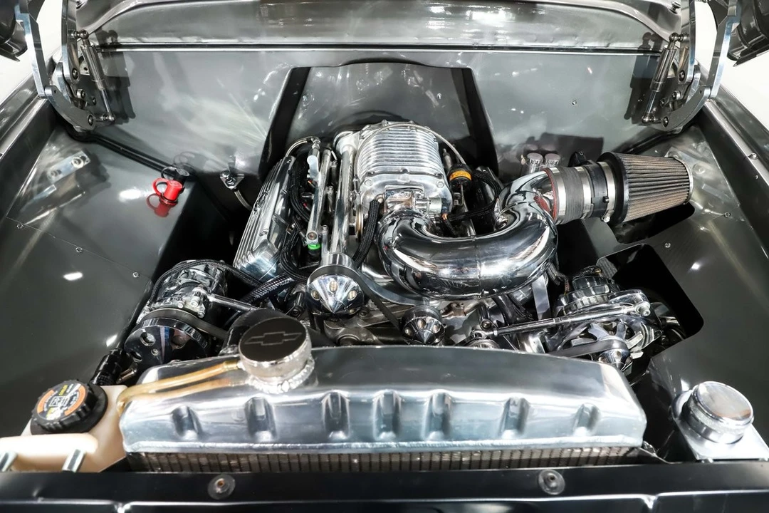 1958 Chevrolet Suburban 4th Gen - Image 5 of 21