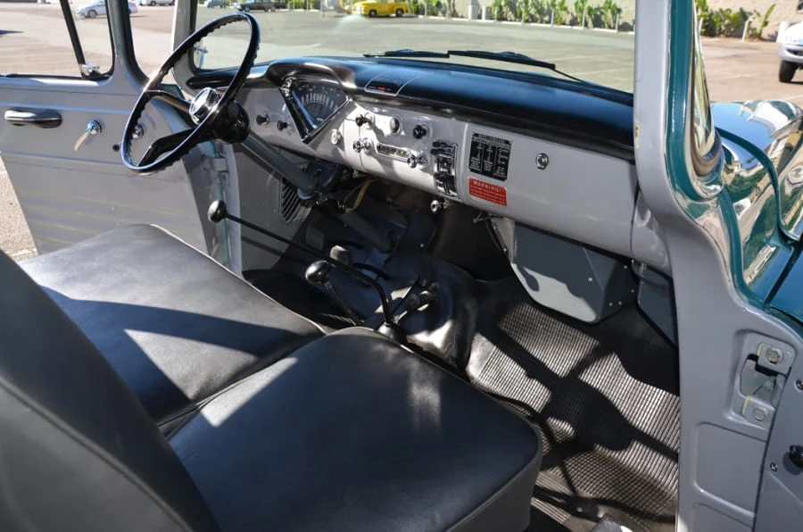 1958 Chevrolet Suburban 4th Gen - Image 4 of 9
