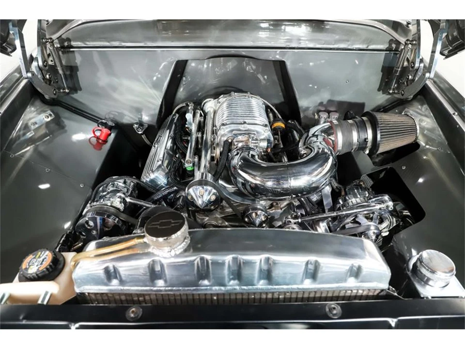 1958 Chevrolet Suburban 4th Gen - Image 5 of 31