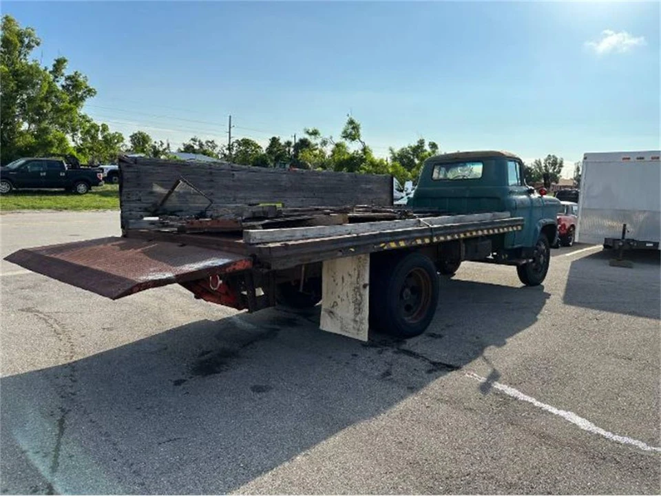 1958 Chevrolet Task Force - Image 4 of 11