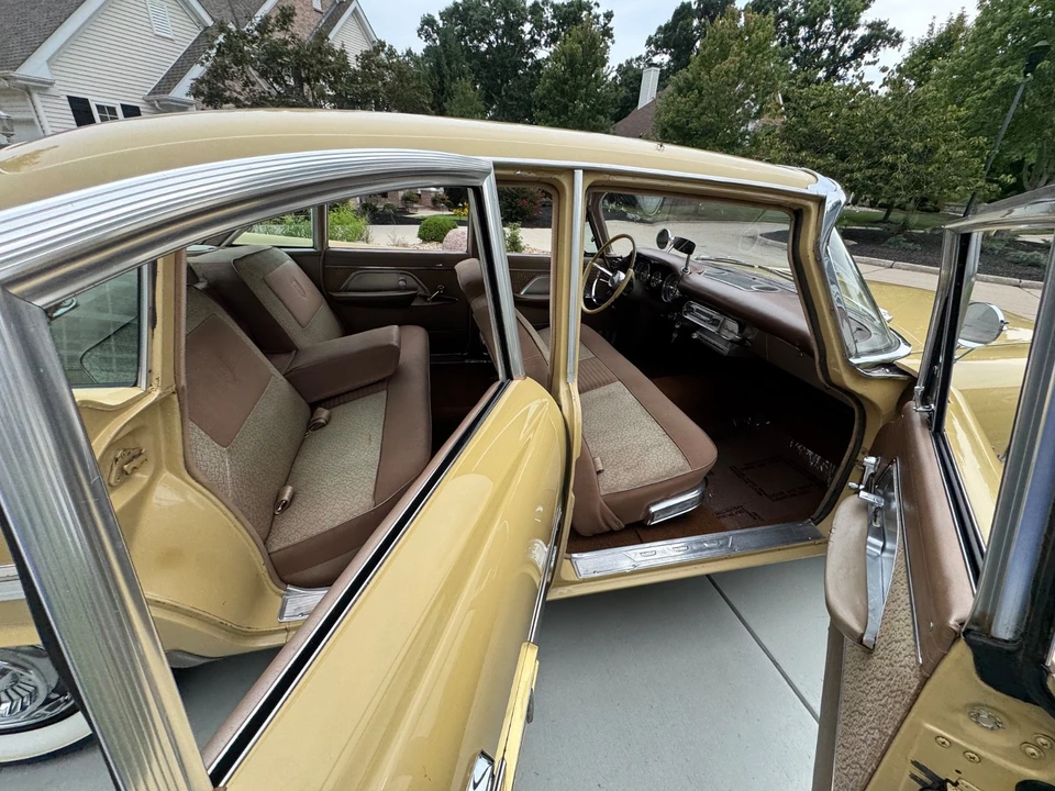1958 Chrysler New Yorker - Image 20 of 29
