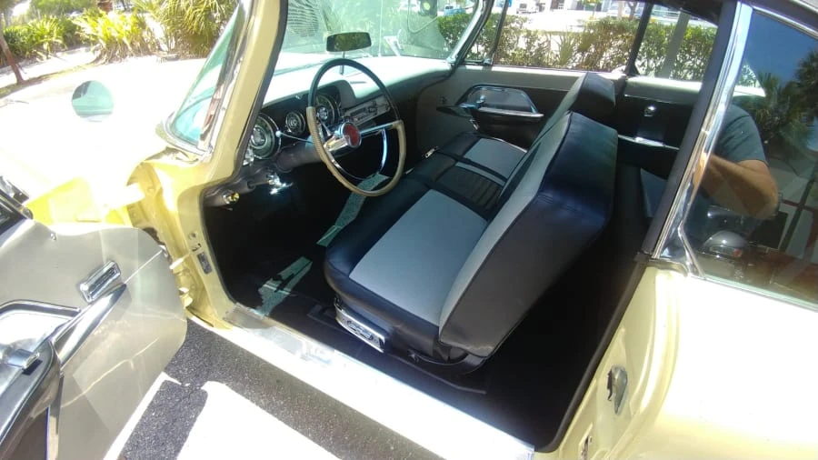 1958 Chrysler New Yorker - Image 5 of 31
