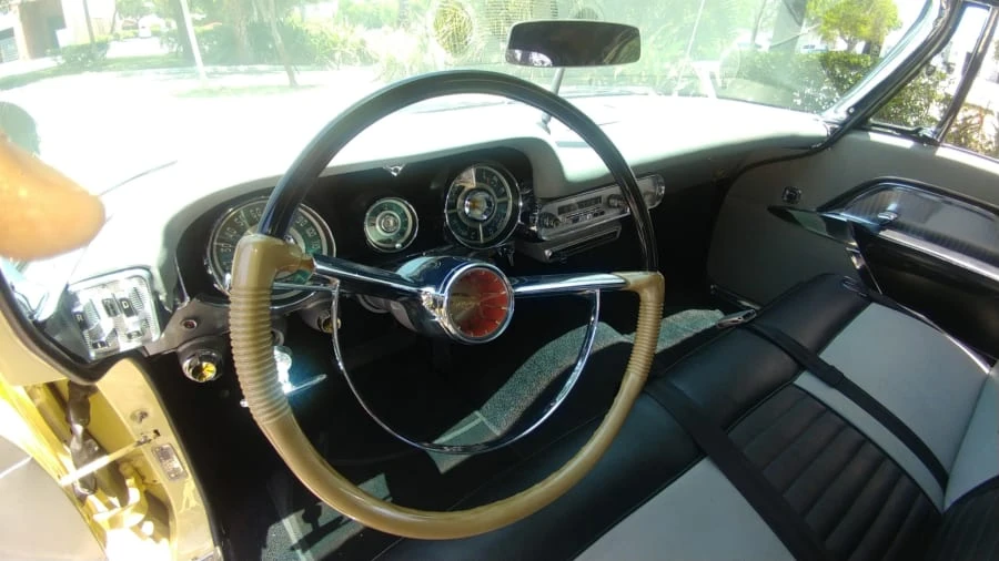 1958 Chrysler New Yorker - Image 6 of 31