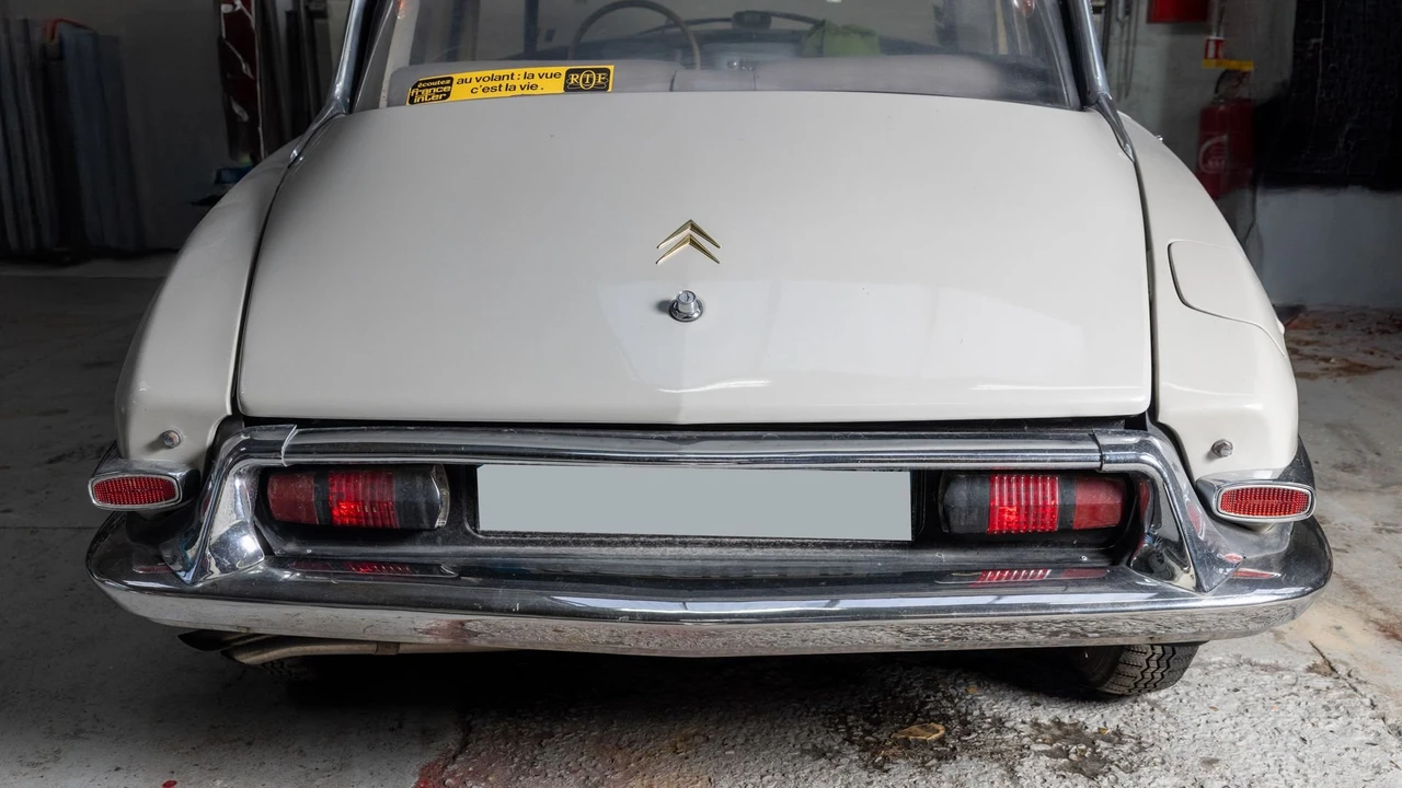 1958 Citroen DS19 - Image 16 of 31