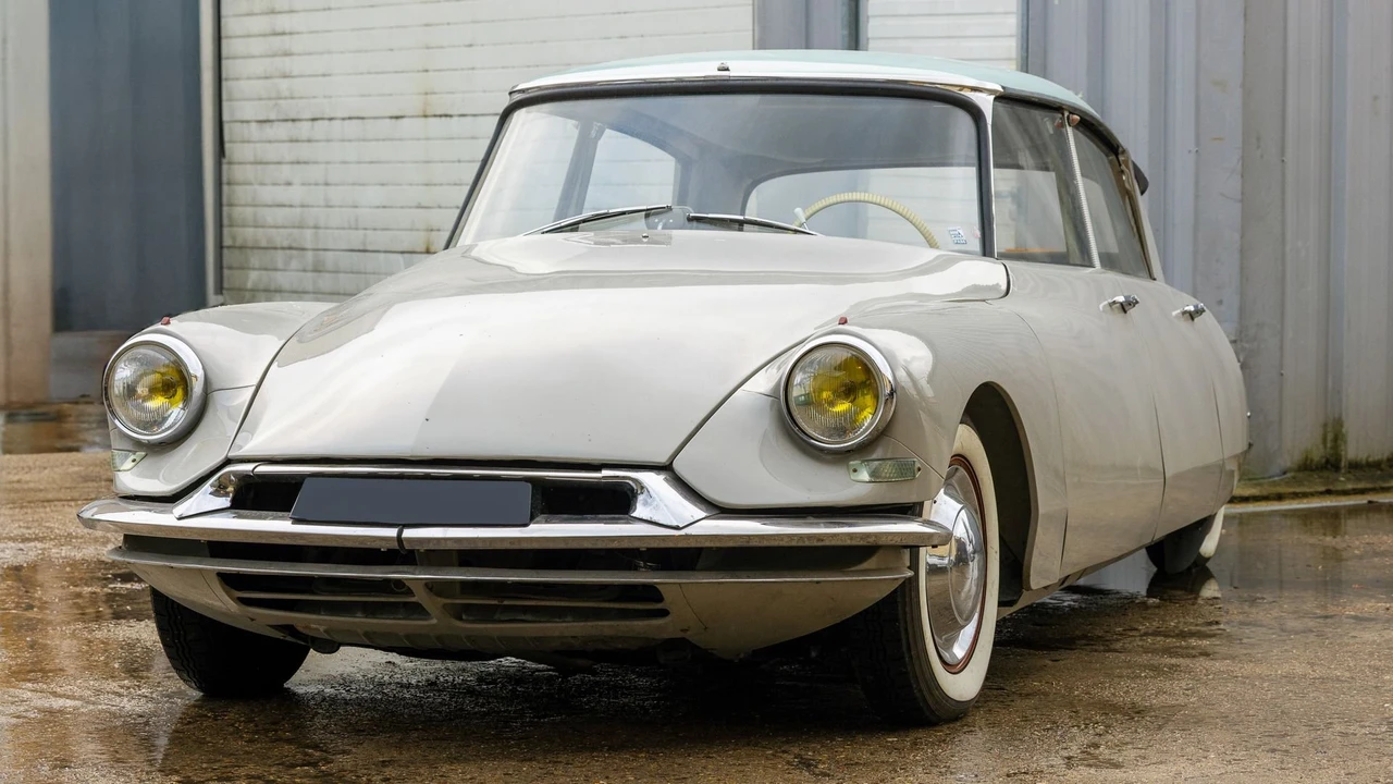 1958 Citroen DS19 - Image 11 of 31