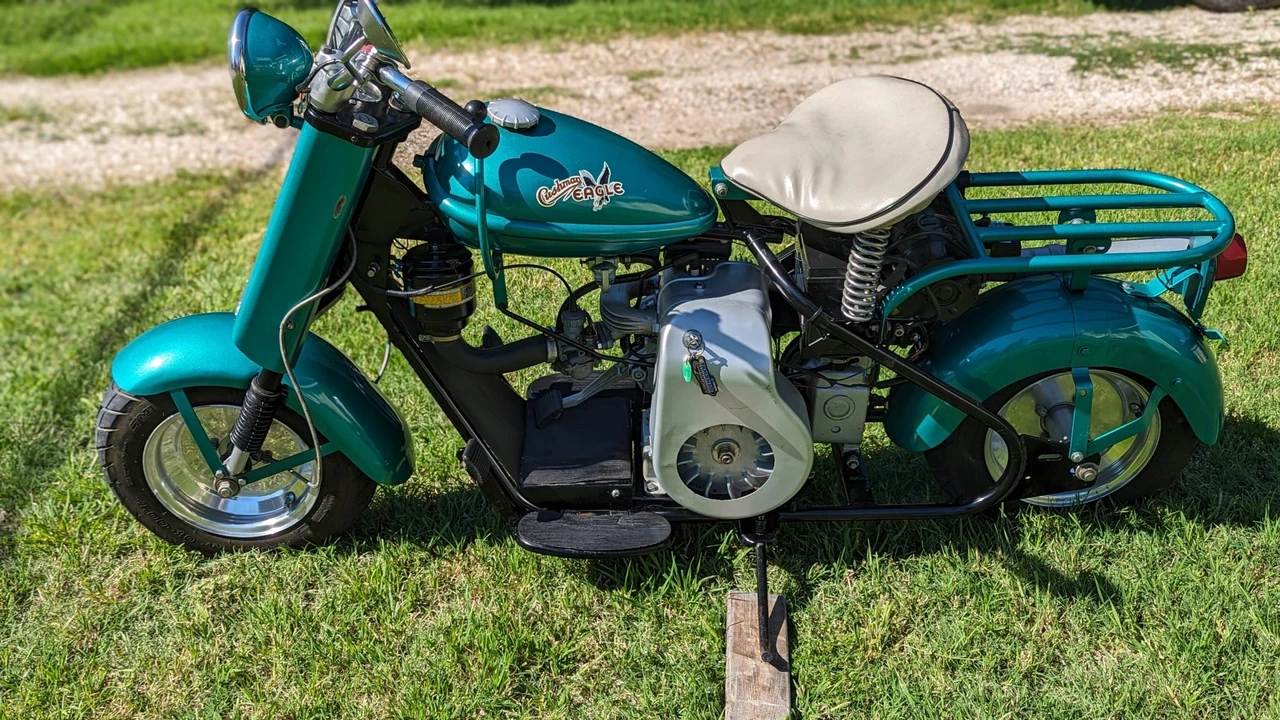 1958 Cushman Eagle - Image 5 of 31