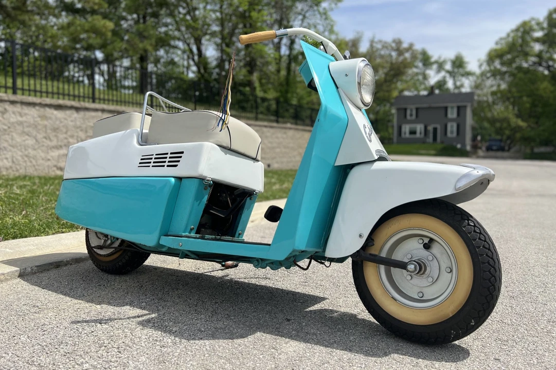 1958 Cushman - Image 5 of 31