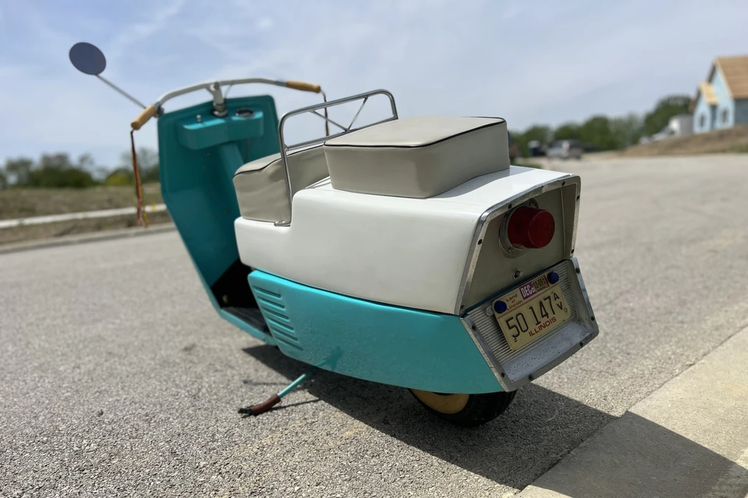 1958 Cushman - Image 10 of 31