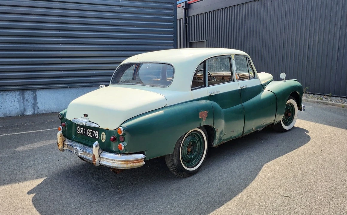 1958 Daimler - Image 4 of 30
