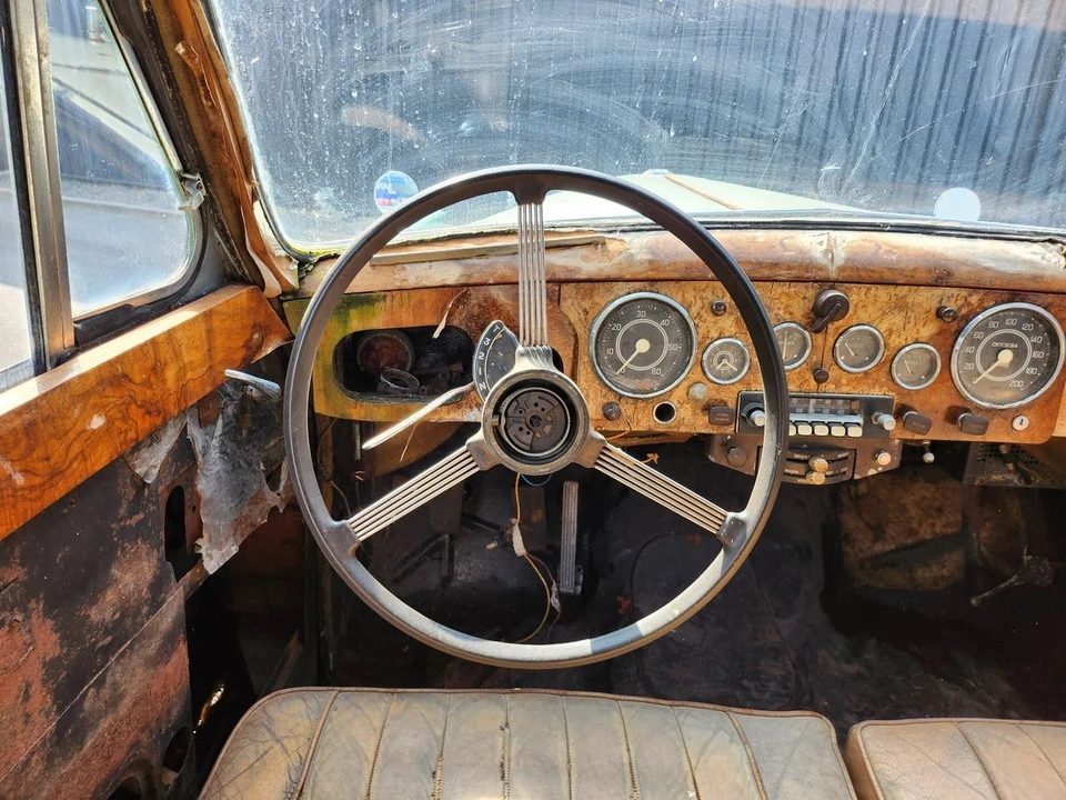1958 Daimler - Image 16 of 30