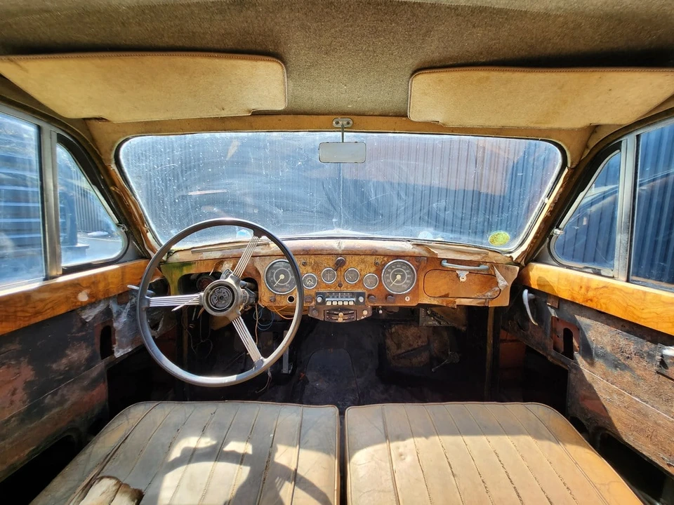 1958 Daimler - Image 9 of 30