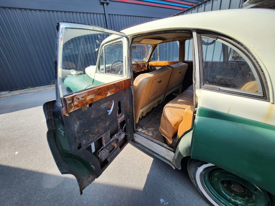 1958 Daimler - Image 13 of 30