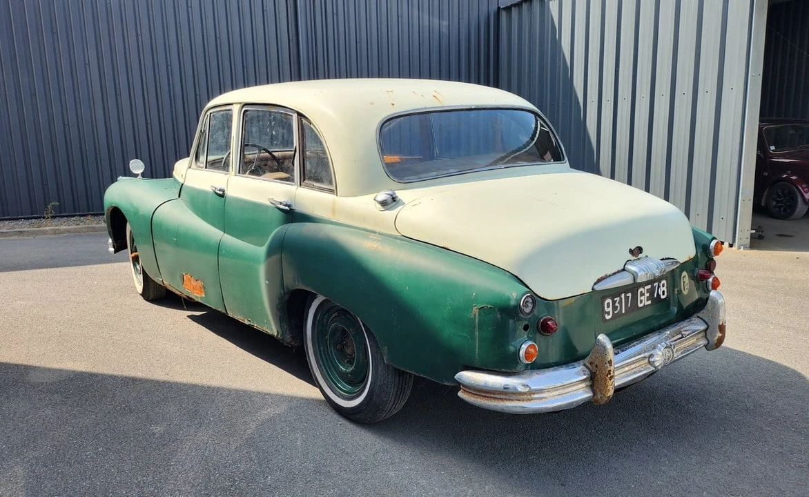 1958 Daimler - Image 3 of 30