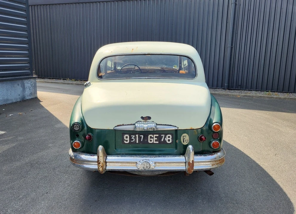 1958 Daimler - Image 5 of 30
