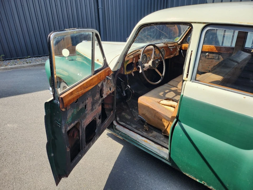 1958 Daimler - Image 11 of 30