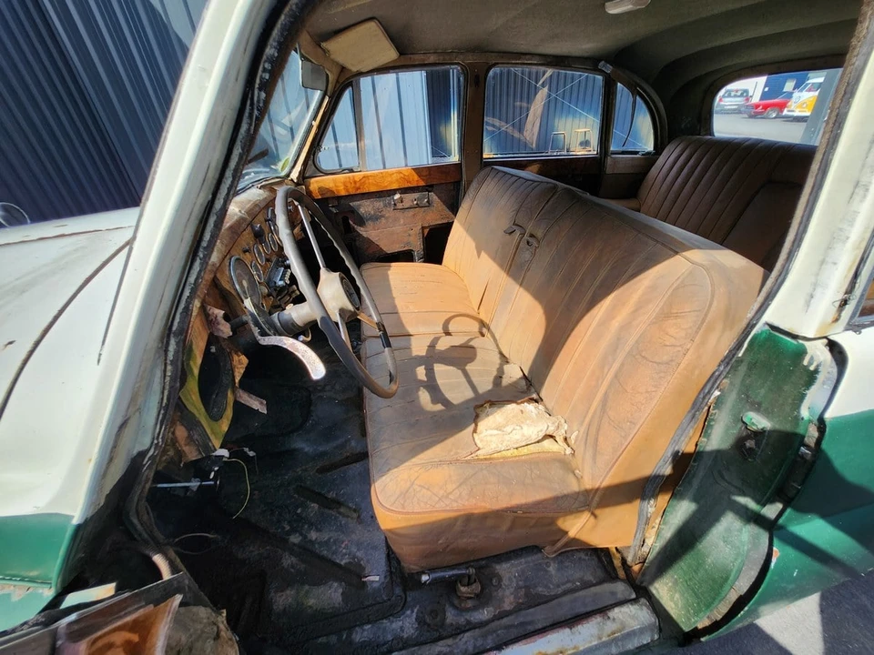 1958 Daimler - Image 12 of 30
