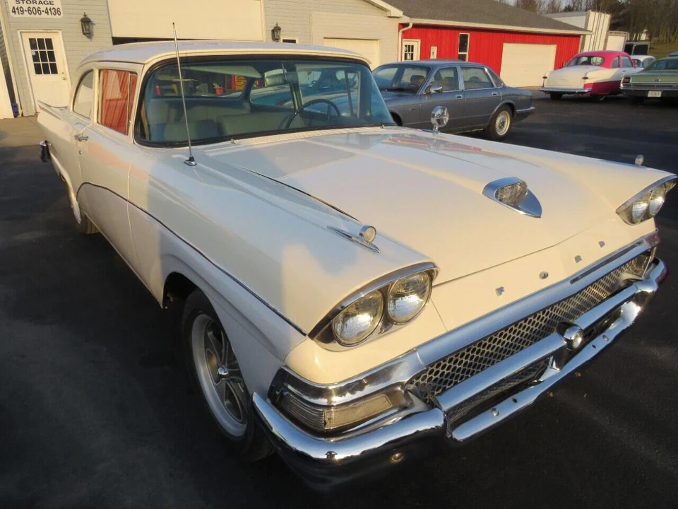 1958 Ford Crestline - Image 3 of 24