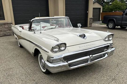 1958 Ford Fairlane 500 Skyliner 3-Speed