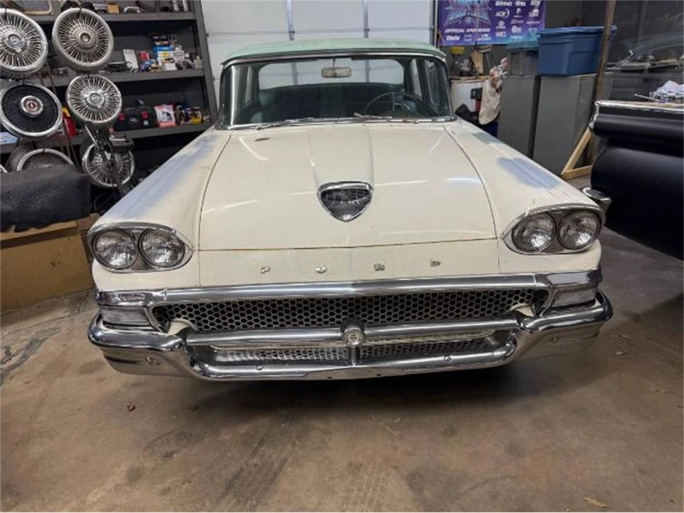 1958 Ford Customline - Image 11 of 12
