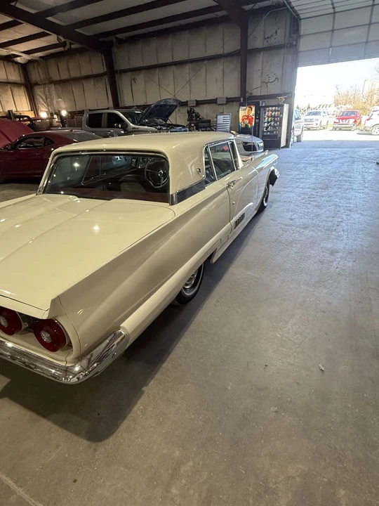 1958 Ford Thunderbird 2nd Gen - Image 5 of 10
