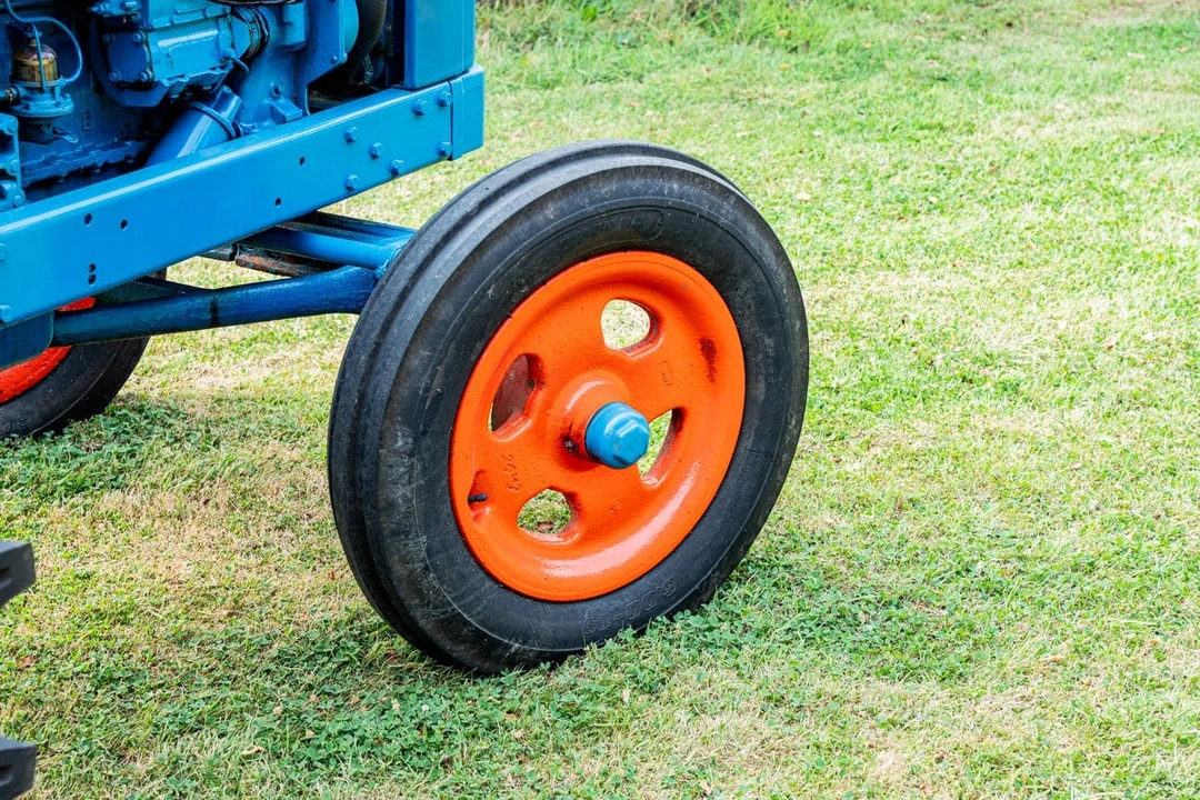 1958 Ford Tractor - Image 7 of 30