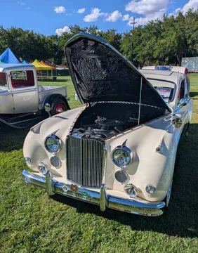 1958 Jaguar Mk9 Saloon