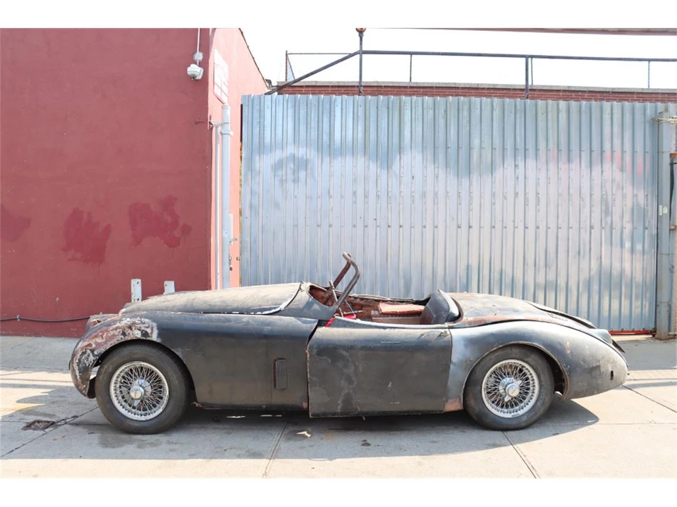 1958 Jaguar XK150 - Image 2 of 5