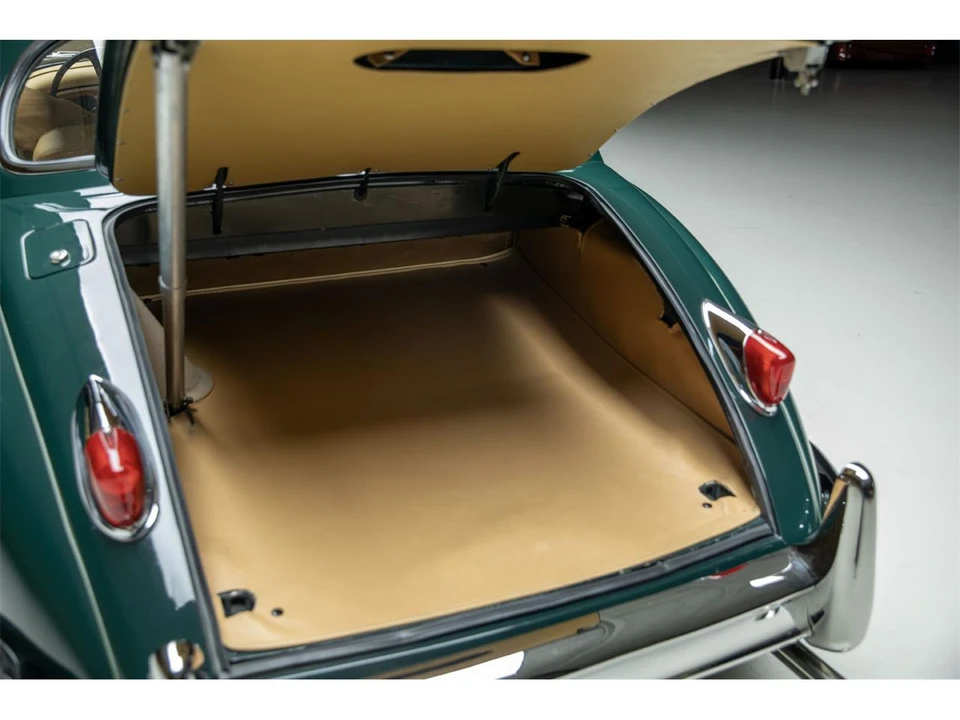 1958 Jaguar XK150 - Image 2 of 4