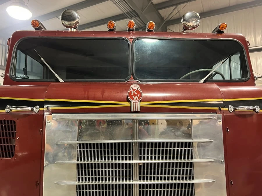 1958 Kenworth - Image 2 of 4
