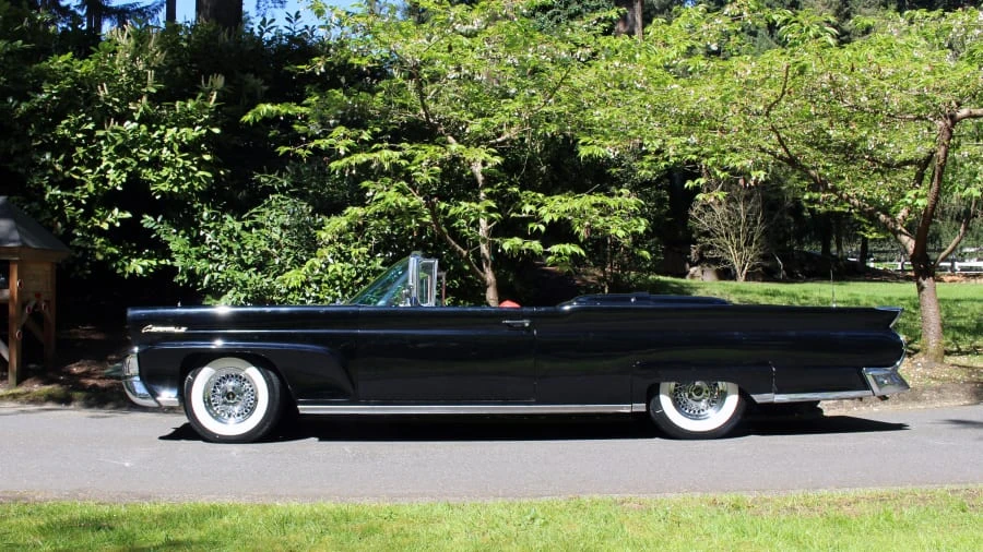 1958 Lincoln Continental 3rd Gen - Image 2 of 7