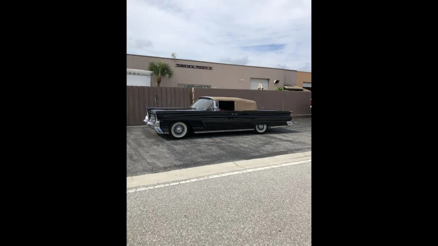 1958 Lincoln Continental 3rd Gen - Image 2 of 9