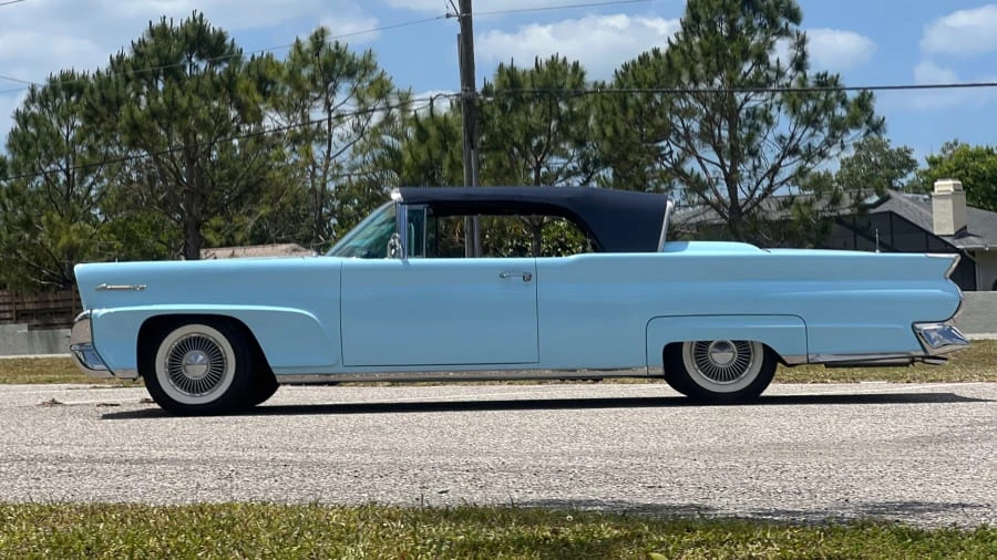1958 Lincoln Continental 3rd Gen - Image 9 of 24