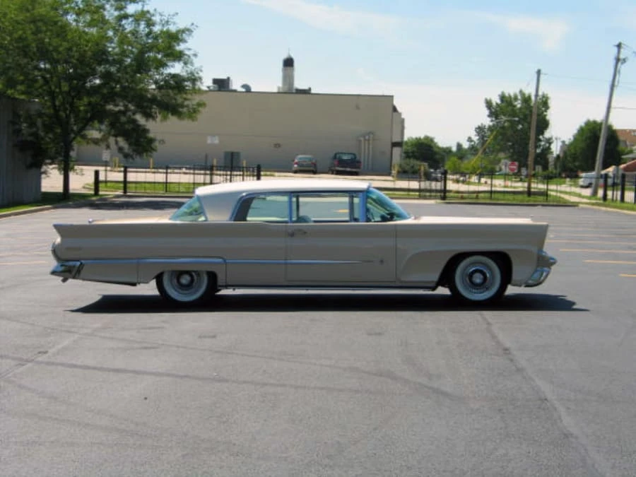 1958 Lincoln Premiere - Image 3 of 10