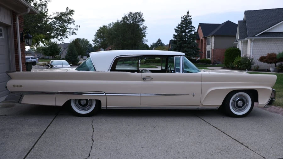1958 Lincoln Premiere - Image 8 of 24