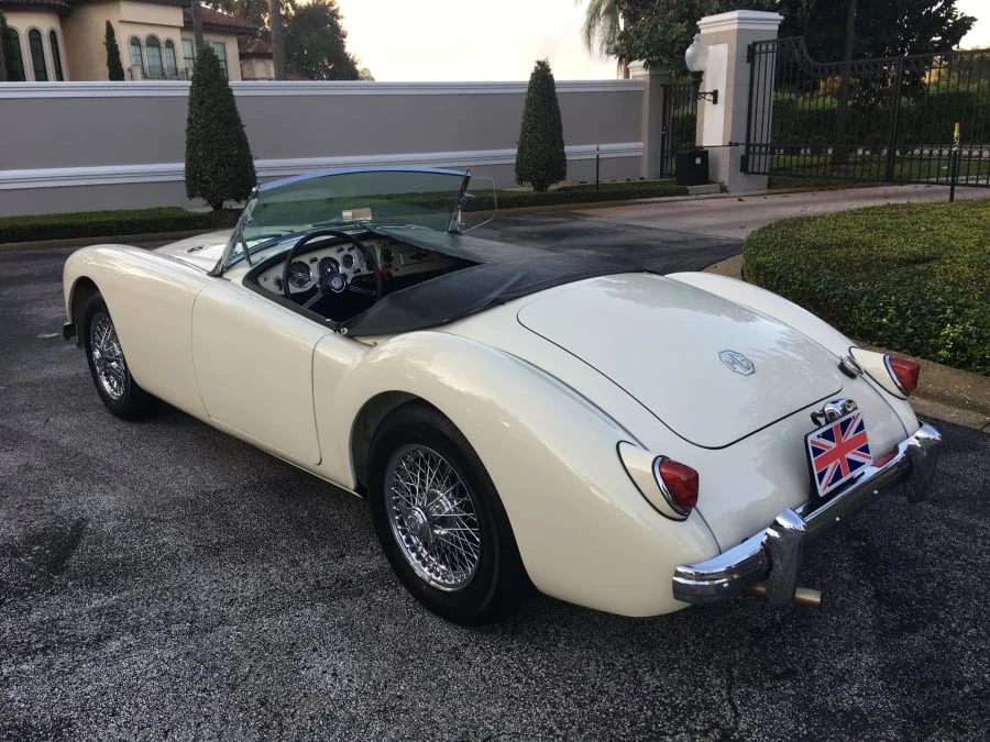 1958 MG MGA 1500 - Image 2 of 12