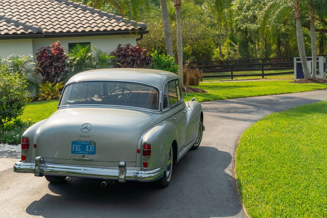 1958 Mercedes-Benz W186 & W189 Adenauer - Image 17 of 31