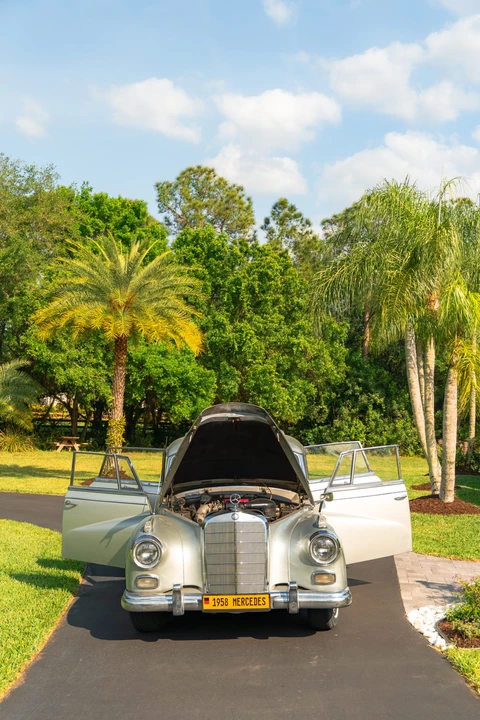 1958 Mercedes-Benz W186 & W189 Adenauer - Image 18 of 31