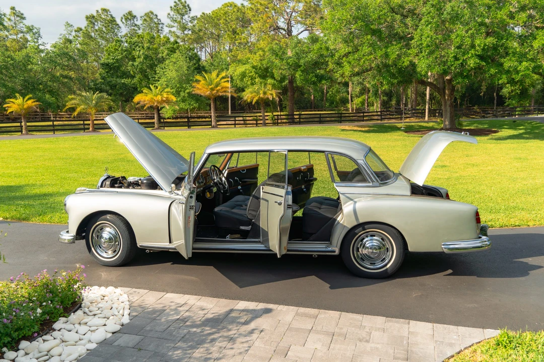 1958 Mercedes-Benz W186 & W189 Adenauer - Image 19 of 31