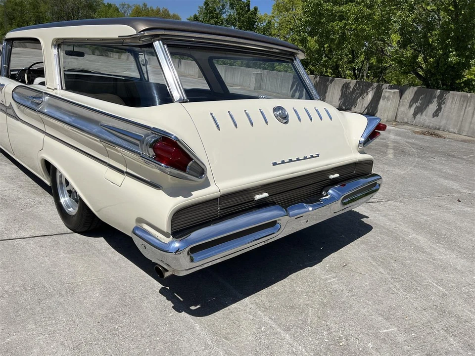 1958 Mercury Colony Park - Image 17 of 31