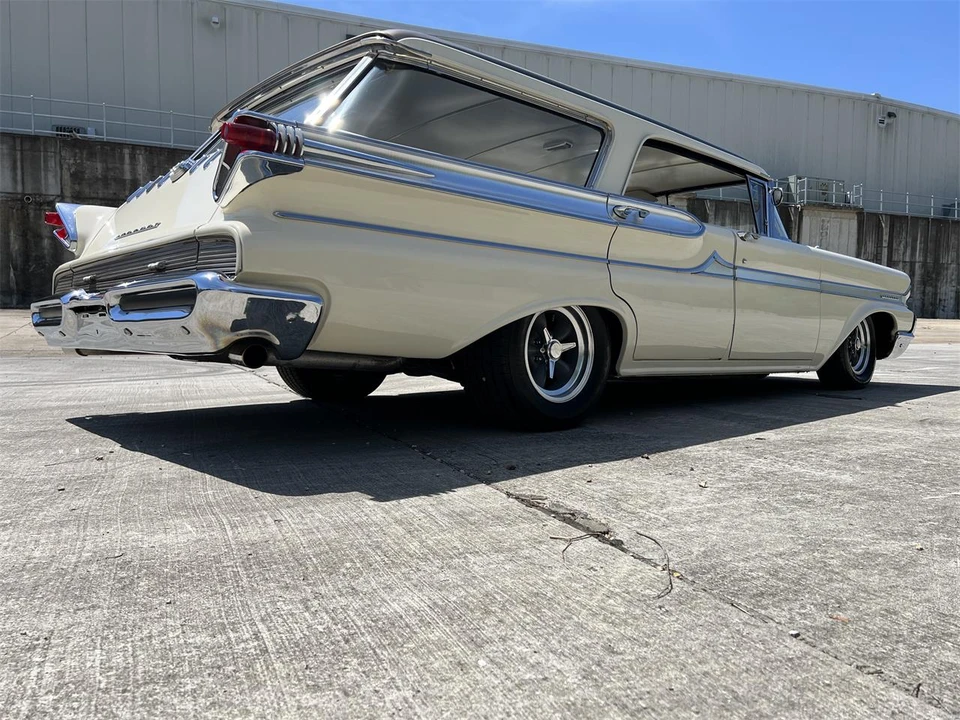 1958 Mercury Colony Park - Image 25 of 31