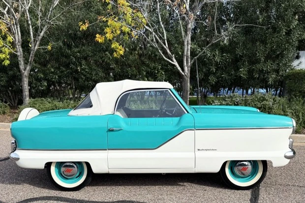 1958 Nash Metropolitan - Image 4 of 9