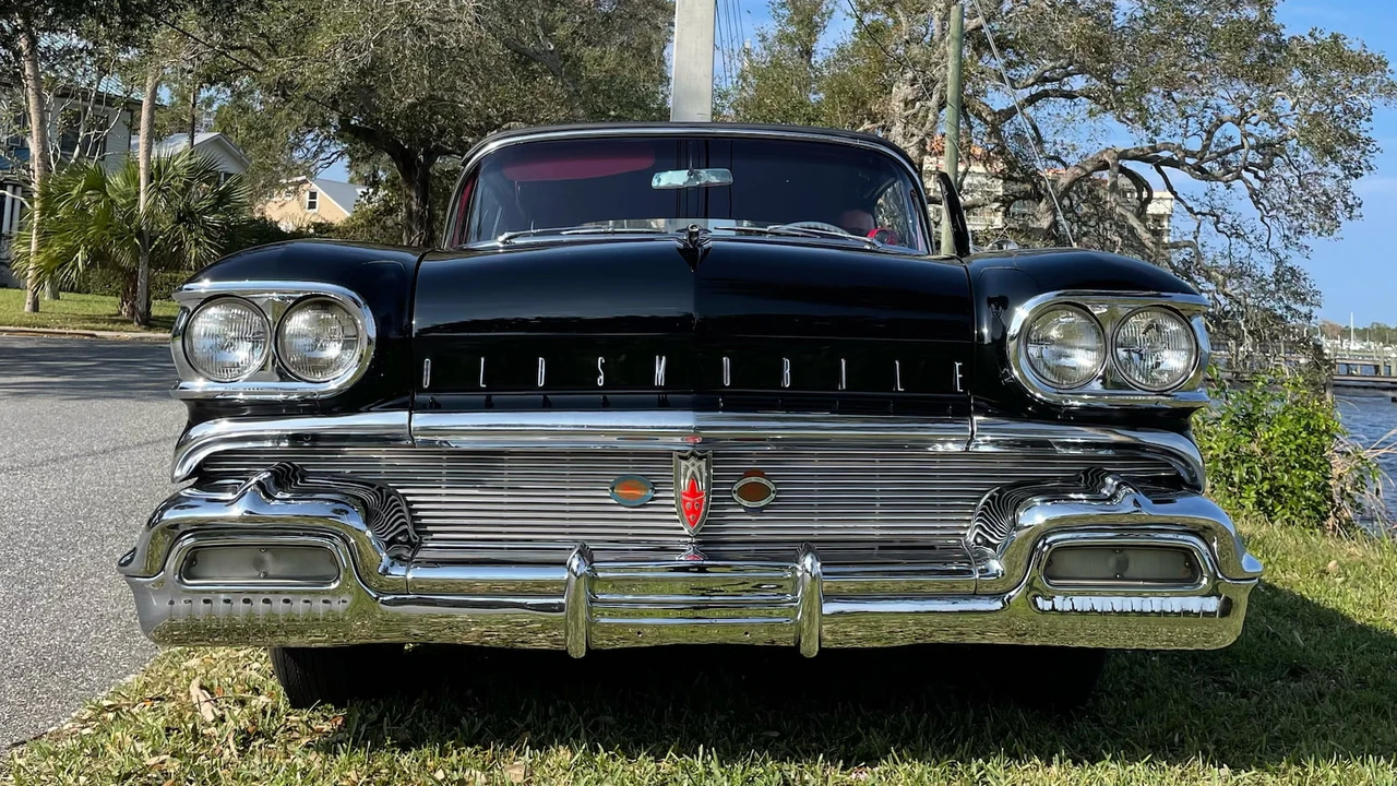 1958 Oldsmobile 98 - Image 8 of 14