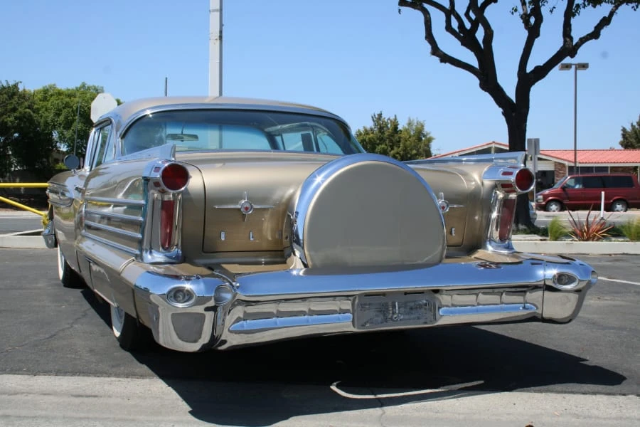1958 Oldsmobile 88 - Image 7 of 8
