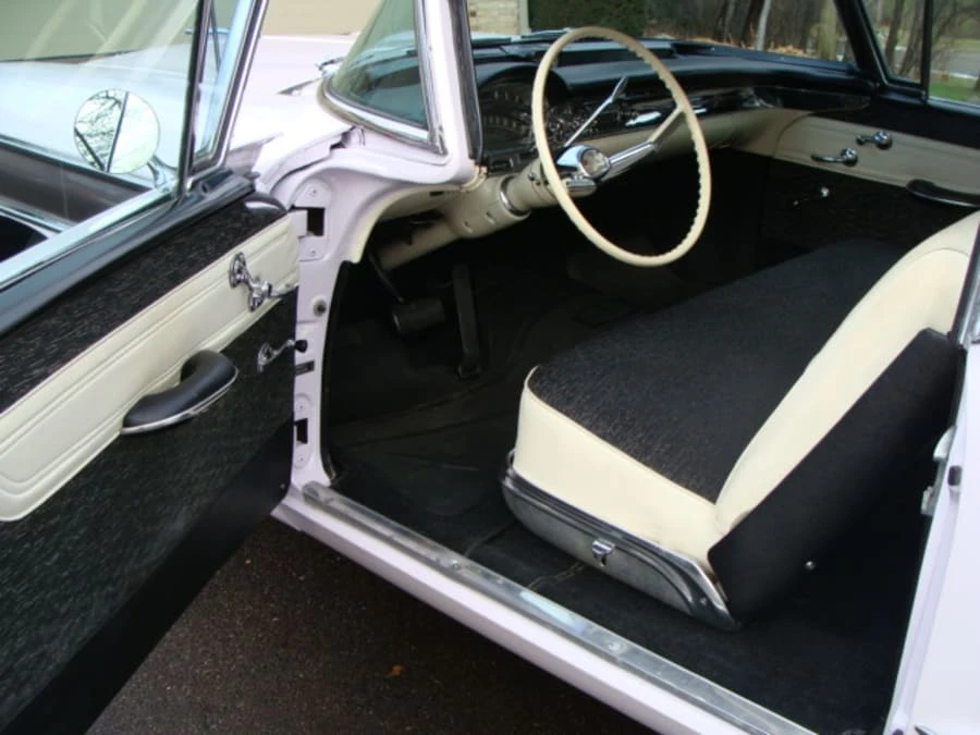 1958 Oldsmobile 88 - Image 5 of 9