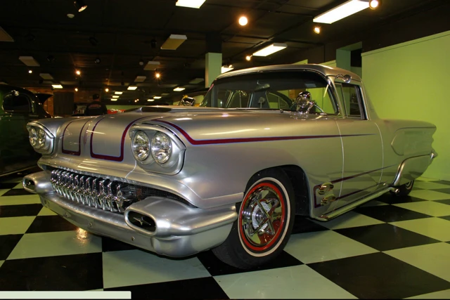 1958 Pontiac - Image 2 of 4