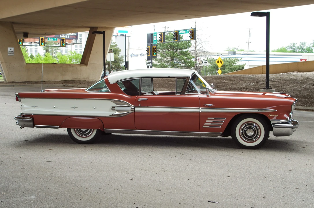1958 Pontiac Bonneville 1st Gen - Image 12 of 31